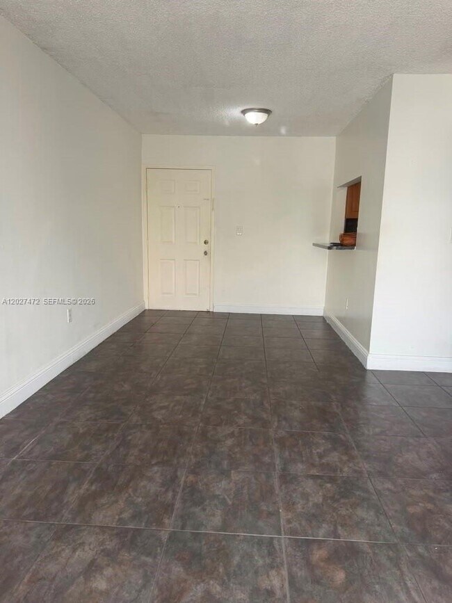 Photo - 8185 NW 7th St Unidad 218