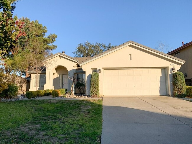 Building Photo - Single Story 4 Bedroom in Hollister