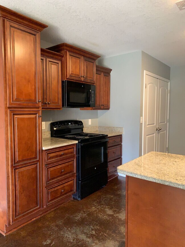 Photo - "Charming 2-Bedroom Gem with Granite Elegance in Brookland – 940 Sq Ft of Comfort at 207 S. Holman!" Unit 2