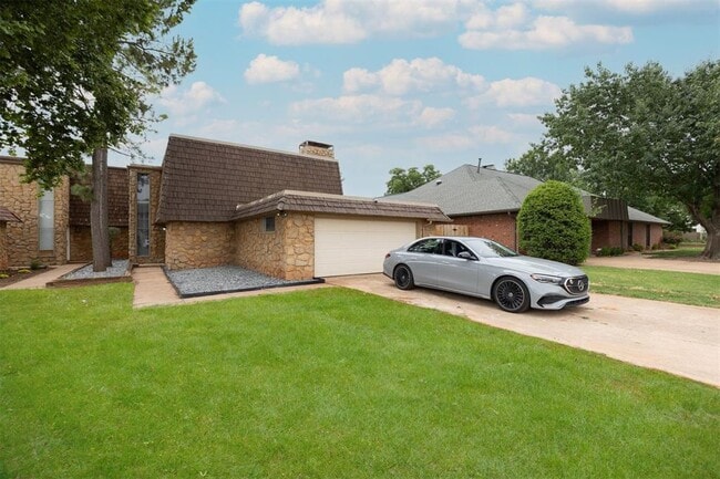 Photo - 12508 Green Valley Dr House