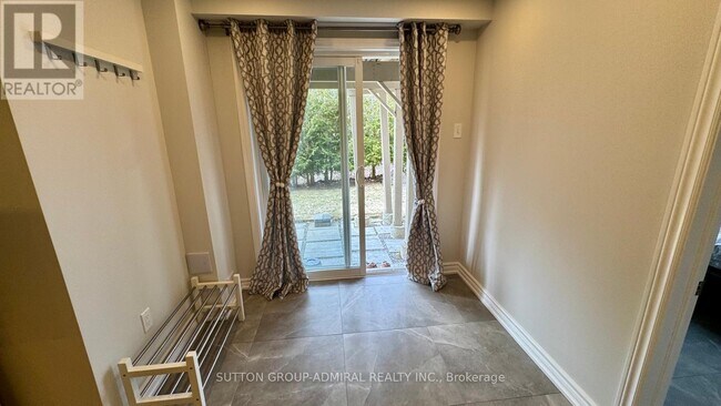 Photo - 28 Dovetail Dr