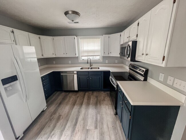 Photo - 295 Silver Leaf Dr NW