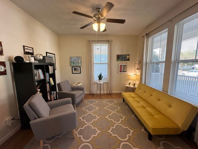 Photo - LAMBERTS POINT