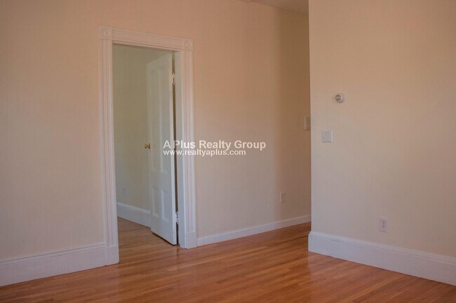 Photo - 14 Schiller St Unit 3