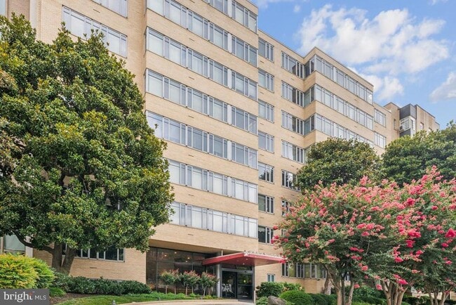 Building Photo - 1711 Massachusetts Ave NW Unit 413