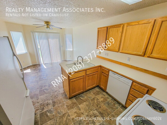 Photo - 625 N Mineral Wells Ave