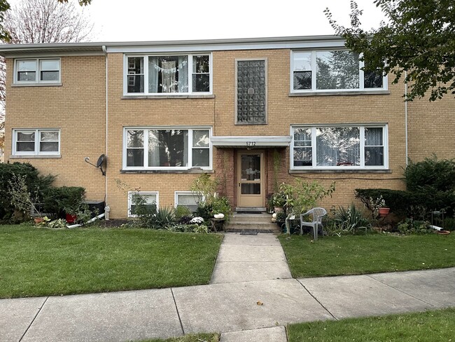 Building Photo - 5712 W Higgins Ave