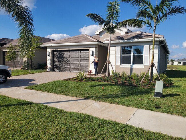 Photo - 11826 SW Oceanus Blvd House