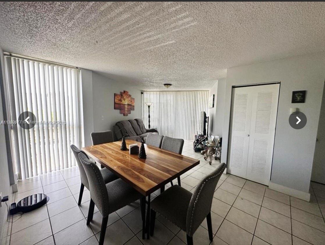 Photo - 6955 NW 186th St (Hialeah, FL)