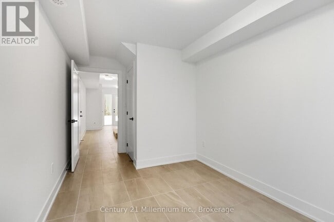 Photo - 117 Sladden Ct