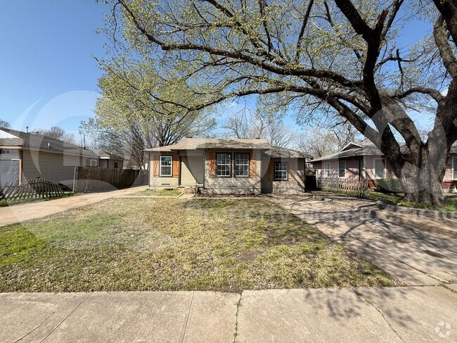Building Photo - 1539 Yucca Dr Rental