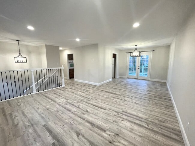 Building Photo - Updated 4 Bedroom, home Farragut!