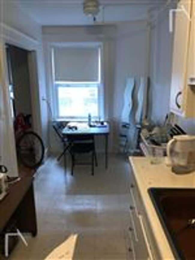 Photo - Classic Boston Studio | Elevator Building, Laundry & Parking Available