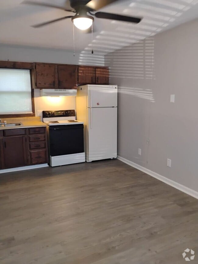 Building Photo - 2177 McCravy St Rental