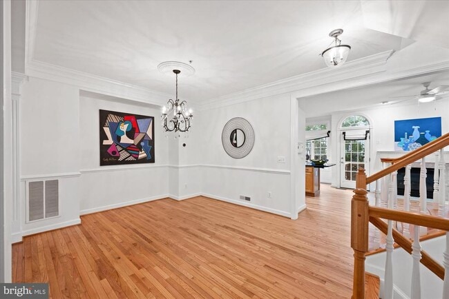 Photo - 5015 Waple Ln