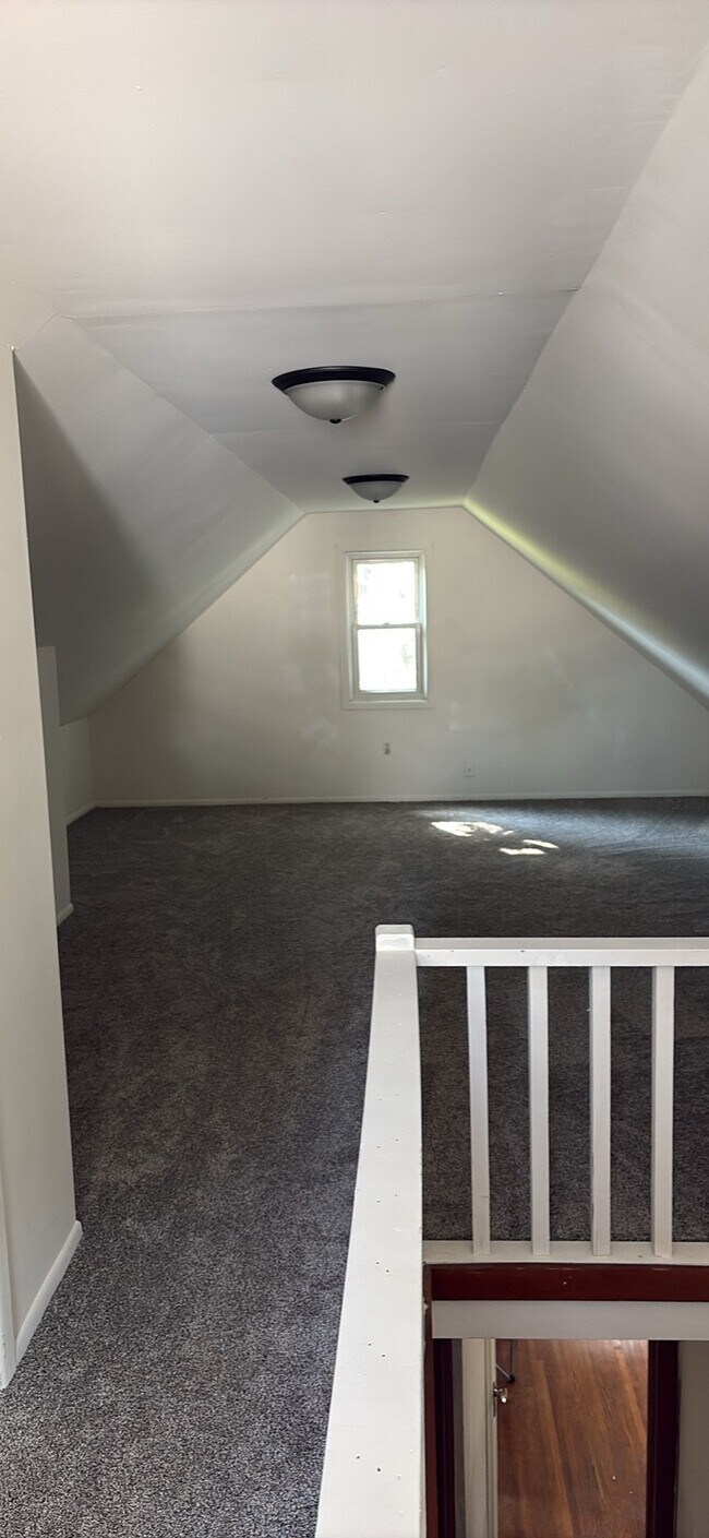 417 W Hoosac St