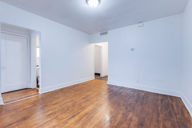 Photo - 757 E Warrington Ave Unit Apt 4