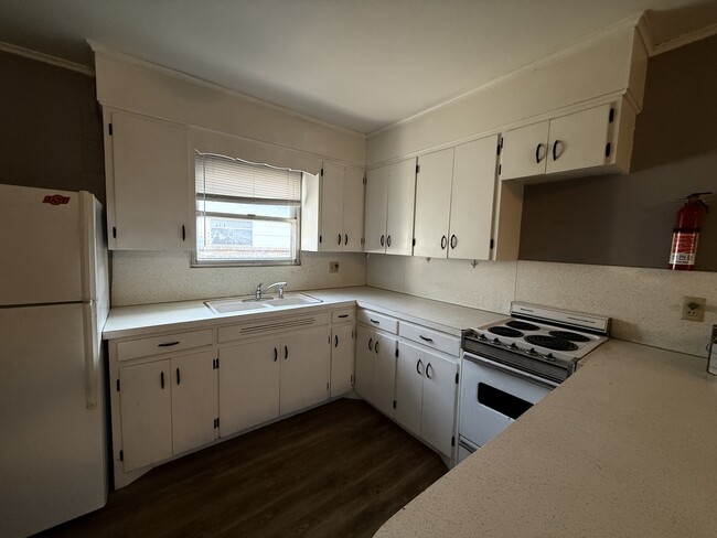 Photo - 322 W Mathews Ave