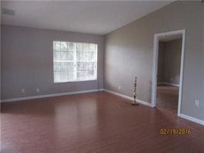 Photo - 330 Lakewood Cir E