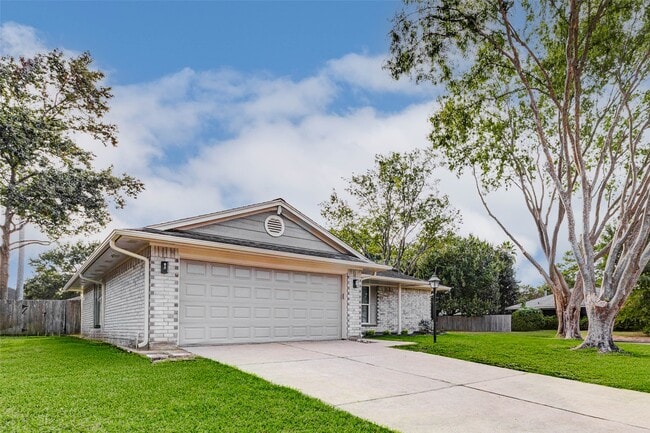 Photo - 2410 Clear Ridge Dr