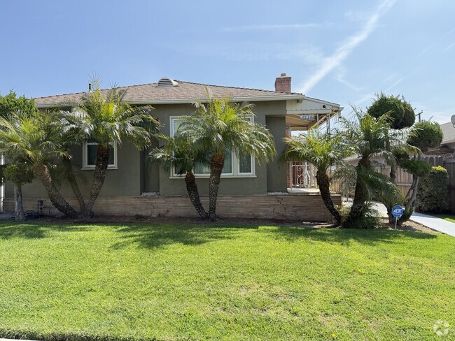 Building Photo - 6118 S Fairfax Ave Rental