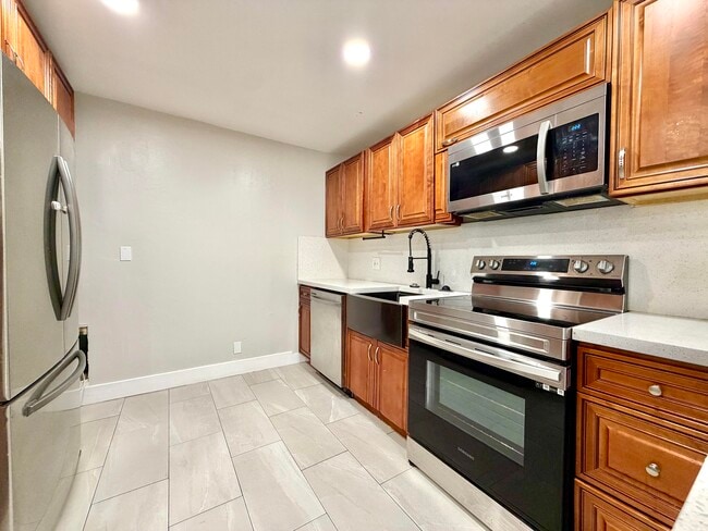 Photo - 661 NW 23rd Terrace