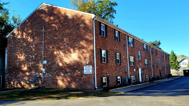 Building Photo - 3810 Chamberlayne Ave Rental