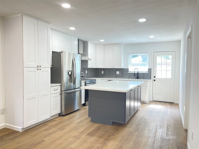 Photo - 2825 8th Ave N