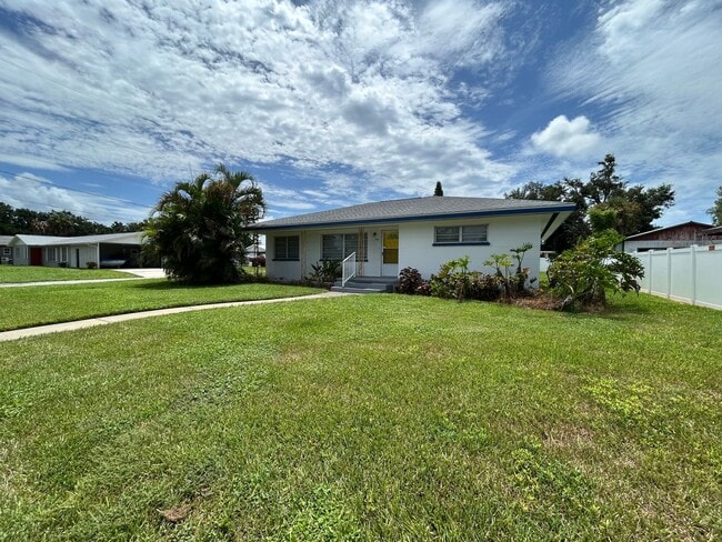 Photo - 1901 6th St W