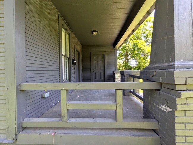 Photo - 1420 Live Oak St