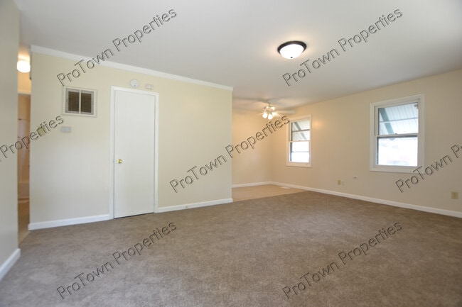 Photo - 121 Louis Rd