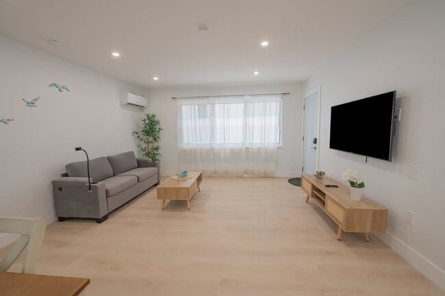 Photo - 312 Elm St Unit SI ID1547732P