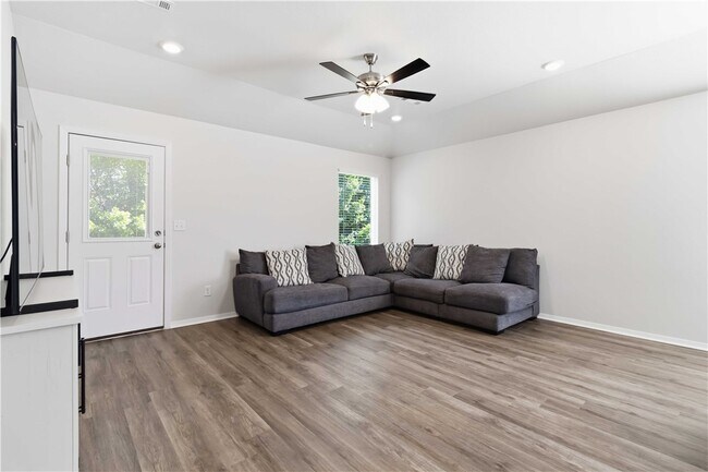 2262 S Ouachita Dr