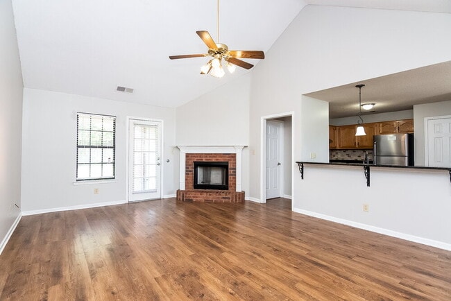 Photo - 10824 Ridgefield Dr