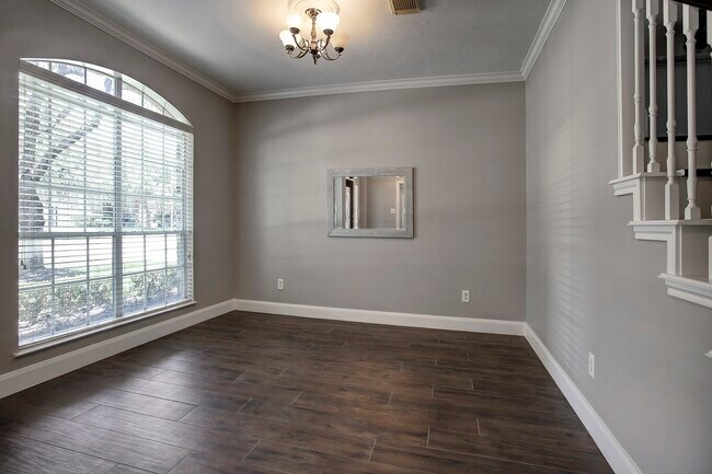 Building Photo - 5630 Heather Run Dr