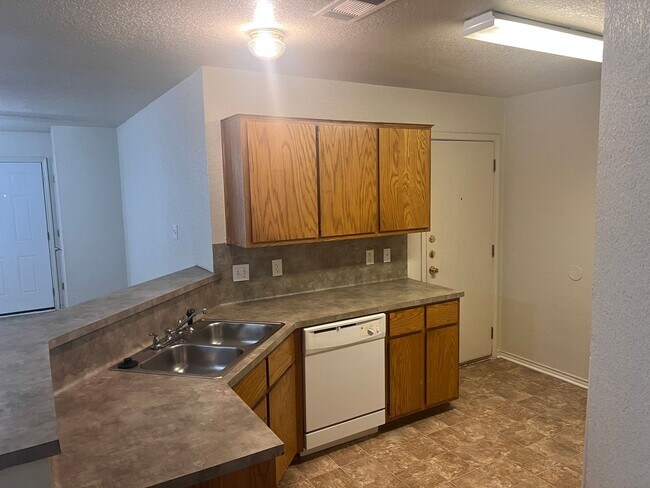 Photo - 2806 Alma Dr Unit B