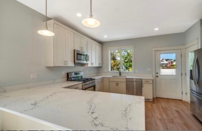 37 Bacon St