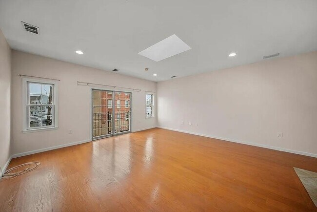 Photo - 41 Wright Ave Unidad 2