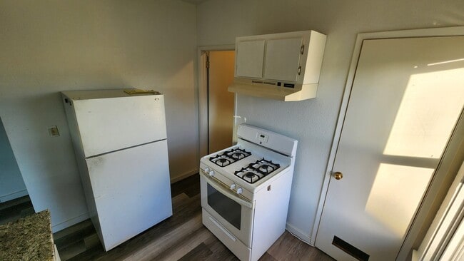 Photo - 815 G St Unit 5
