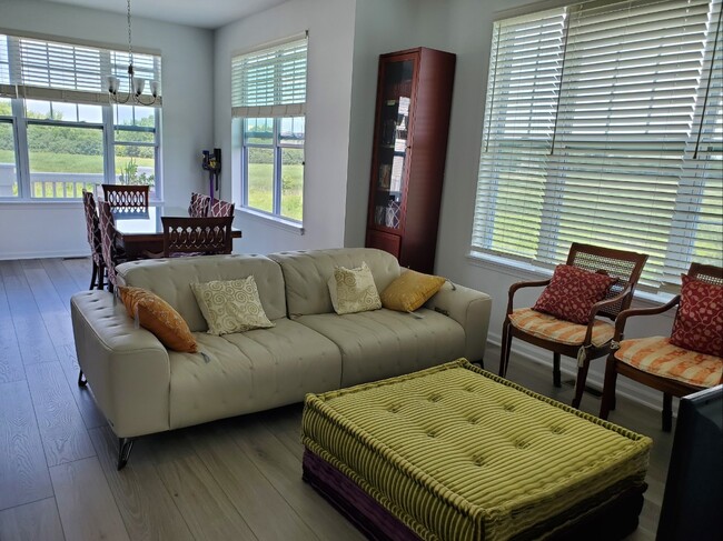 Photo - 300 Timberleaf Cir