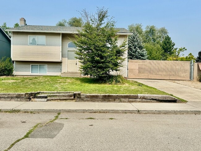 Building Photo - 3315 E Garnet Ave