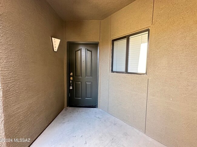 Building Photo - 5751 N Kolb Rd Unit 17103