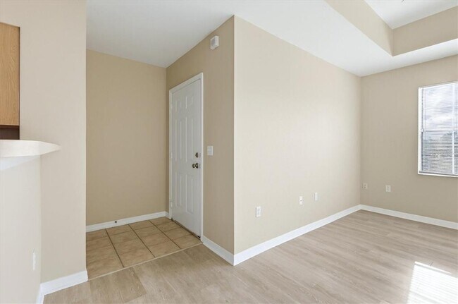 1015 Villagio Cir Unit 202