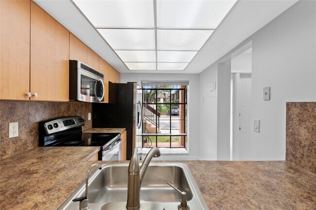 Photo - 2355 SW 15th St Unit 75