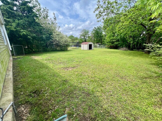 Photo - Cozy 3 Bedroom, 1 Bathroom Home for Rent!