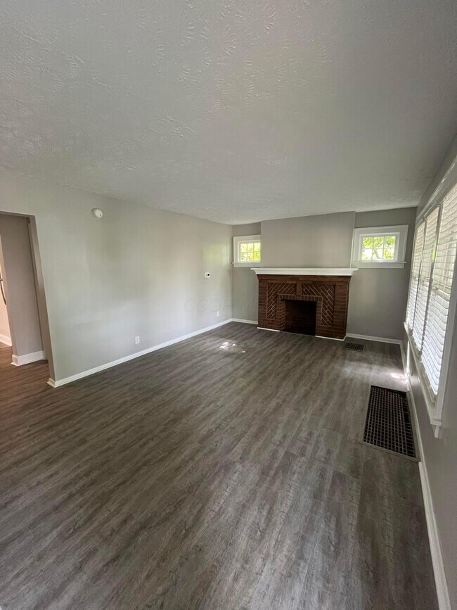 Photo - 11 E Kelso Rd