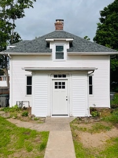 Photo - 15 Foster St House