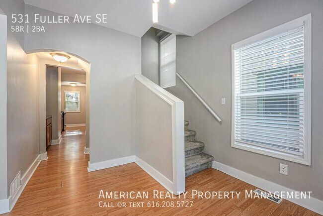 Photo - 531 Fuller Ave SE