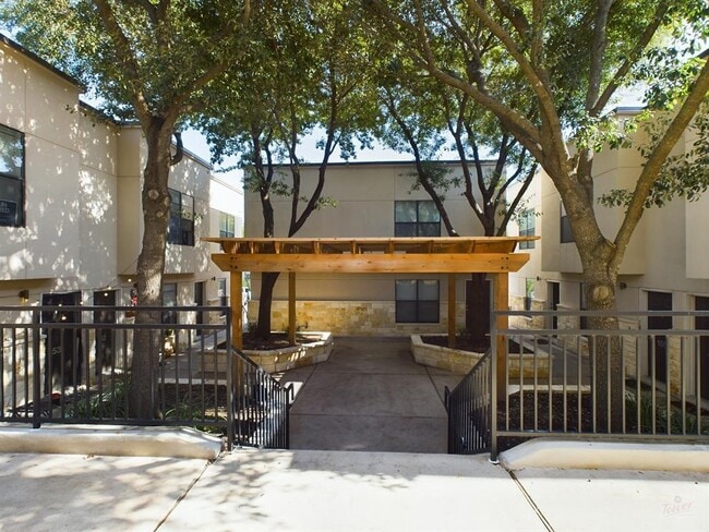Photo - 711 W 32nd St Unidad 154