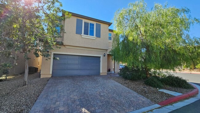 Building Photo - Large 4 bedroom in gated Stetson Trails Community
